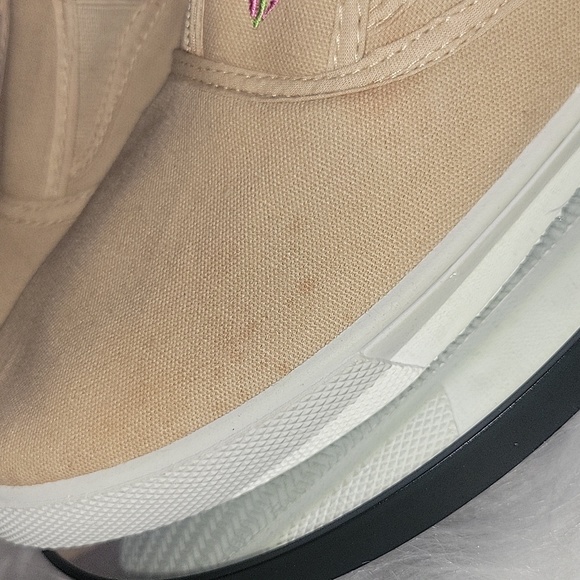 Classique Sport Tan Sneakers - Picture 4 of 11